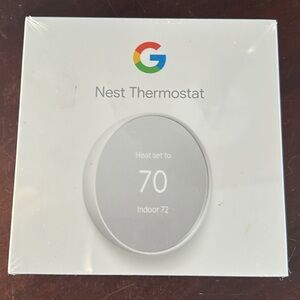 Google Smart Thermostat in White. ❄️NEW❄️